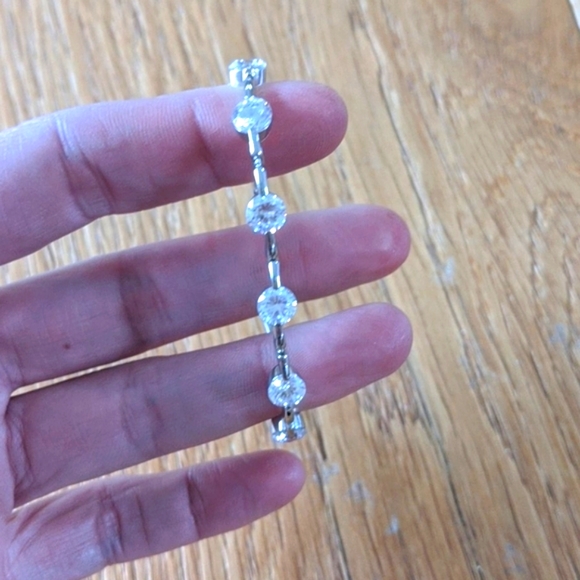 Silver cubic zurconia diamond bracelet - Picture 3 of 4